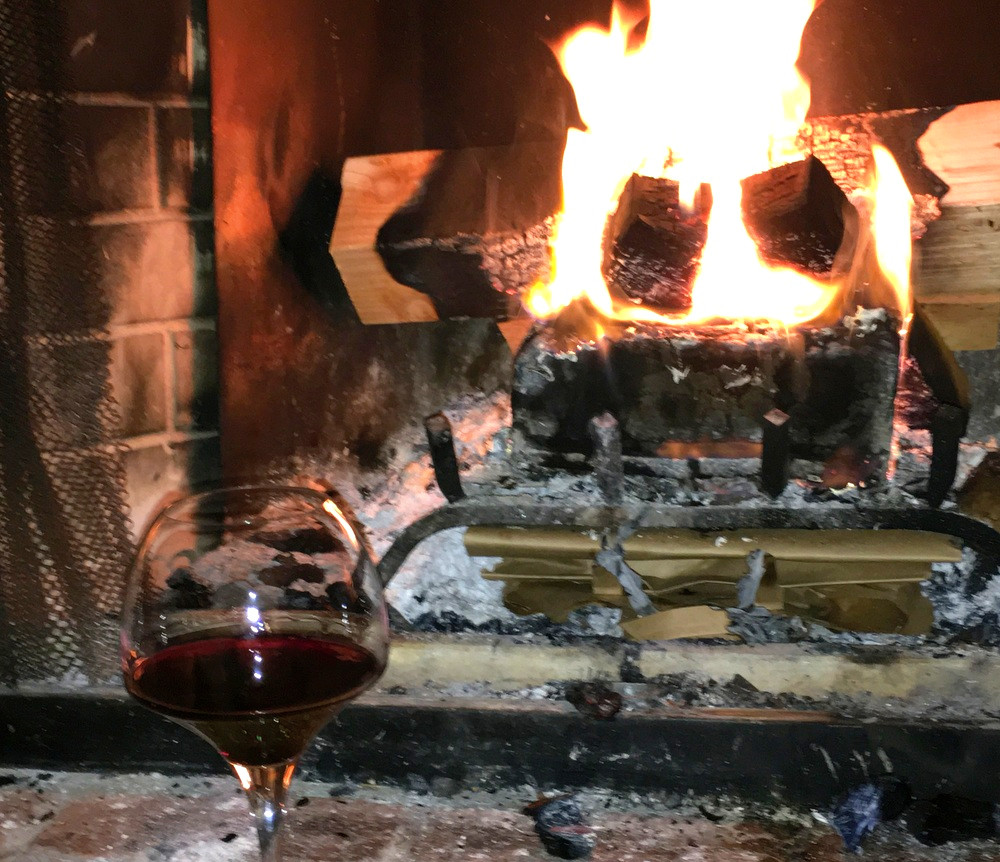 Wishing you a cozy weekend! Don't forget the wine. #starfieldvineyards #wine #happyhour #winehour #winetime #weekend #TGIF #cozy #fireplace #snuggle #winelover #placerville #applehill #CAwines #eldoradowines