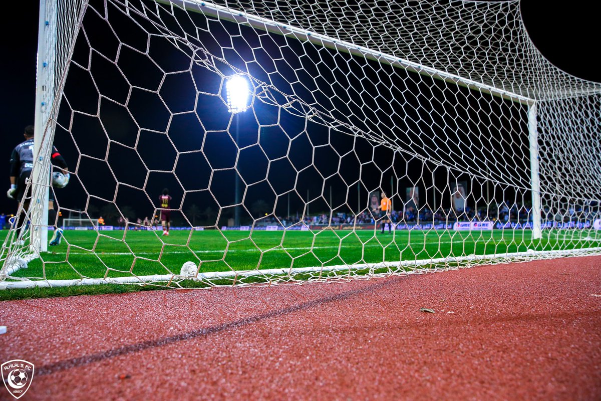 Alhilal_FC's tweet photo. أنا لها 🧤😇

#الهلال 💙🤩
#الفيصلي_الهلال https://t.co/gZHvfTvBdS