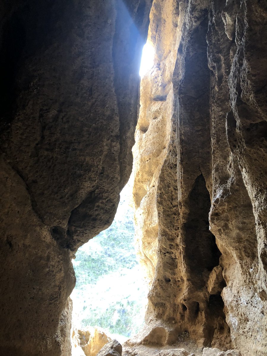 MarionVanCuyck's tweet photo. Had a lot of #fun #hiking with my Dad over break. Yesterday we checked out the #caveofmunits #caves #losangeles #adventure #rockclimbingcave https://t.co/ZpmK2zRVES