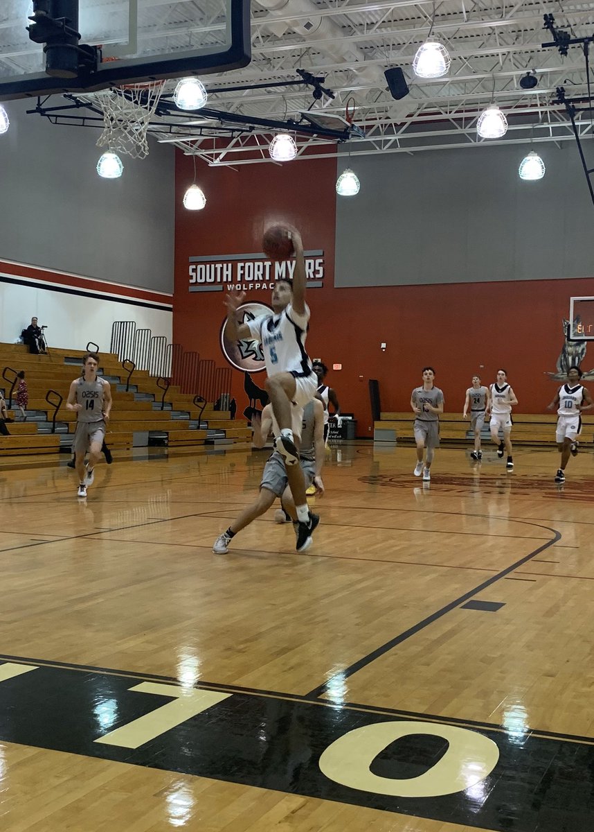 SFMHSWolfpack's tweet photo. Game 2: @ohs_hoops vs @EastLeeCountyHS  #NewYearsHowl https://t.co/uOrWlN6Ymk