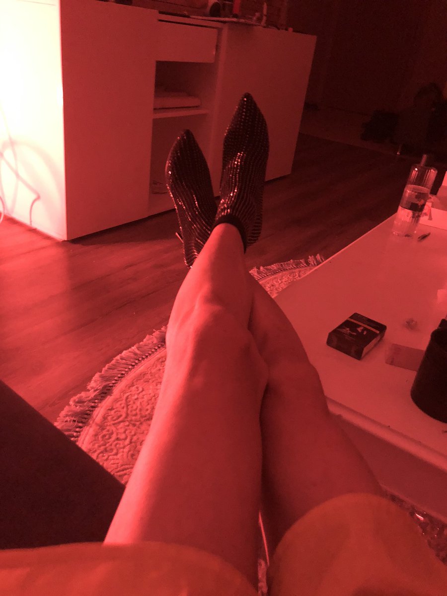 Kendime topuklu aldım 🙈 yakışmışmı sizce 😅🙈🔥 <a href="/gayarabul/">❤️GAY ARA BUL❤️</a>