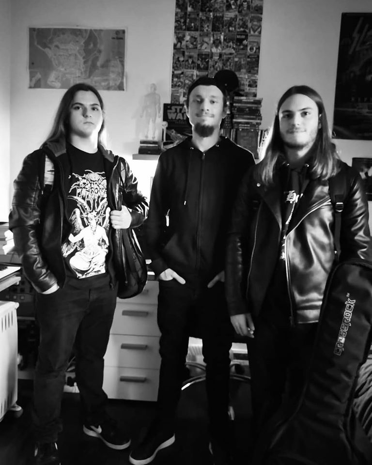 Cryptumofficial's tweet photo. Not black metal at all but Cryptum wishes everyone a Merry Christmas and Happy Holidays!
LET THERE BE CHAOS!! https://t.co/zM7PmQJpsM