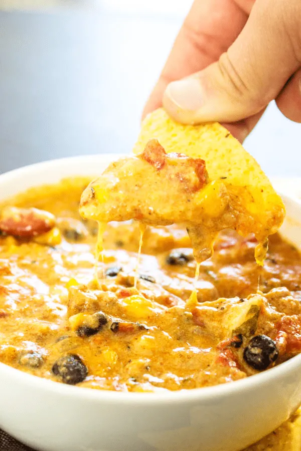 Slow Cooker Chili Cheese Dip – Cheesy and full of flavor, this easy recipe will score a win on the game day and be a hit during the holidays.
dashofsanity.com/slow-cooker-ch…