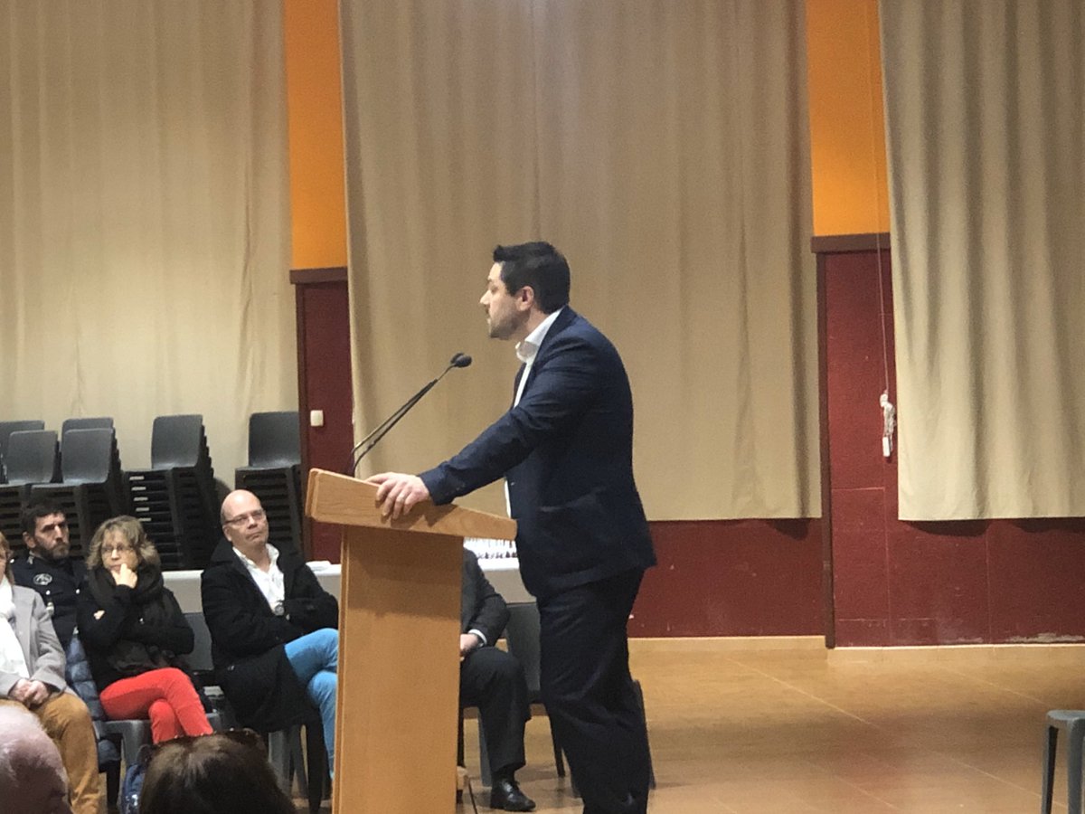 FabriceLoher's tweet photo. Présent aux vœux de mon ami Gwenn Le Nay, Maire de Plouay. Une commune dynamique de Lorient Agglomération avec plus de 6 millions d’€ d’investissements en 2019. Pas mal pour une commune de 5796 habitants ! #lorientagglomeration #lorient https://t.co/736y1iZHLX