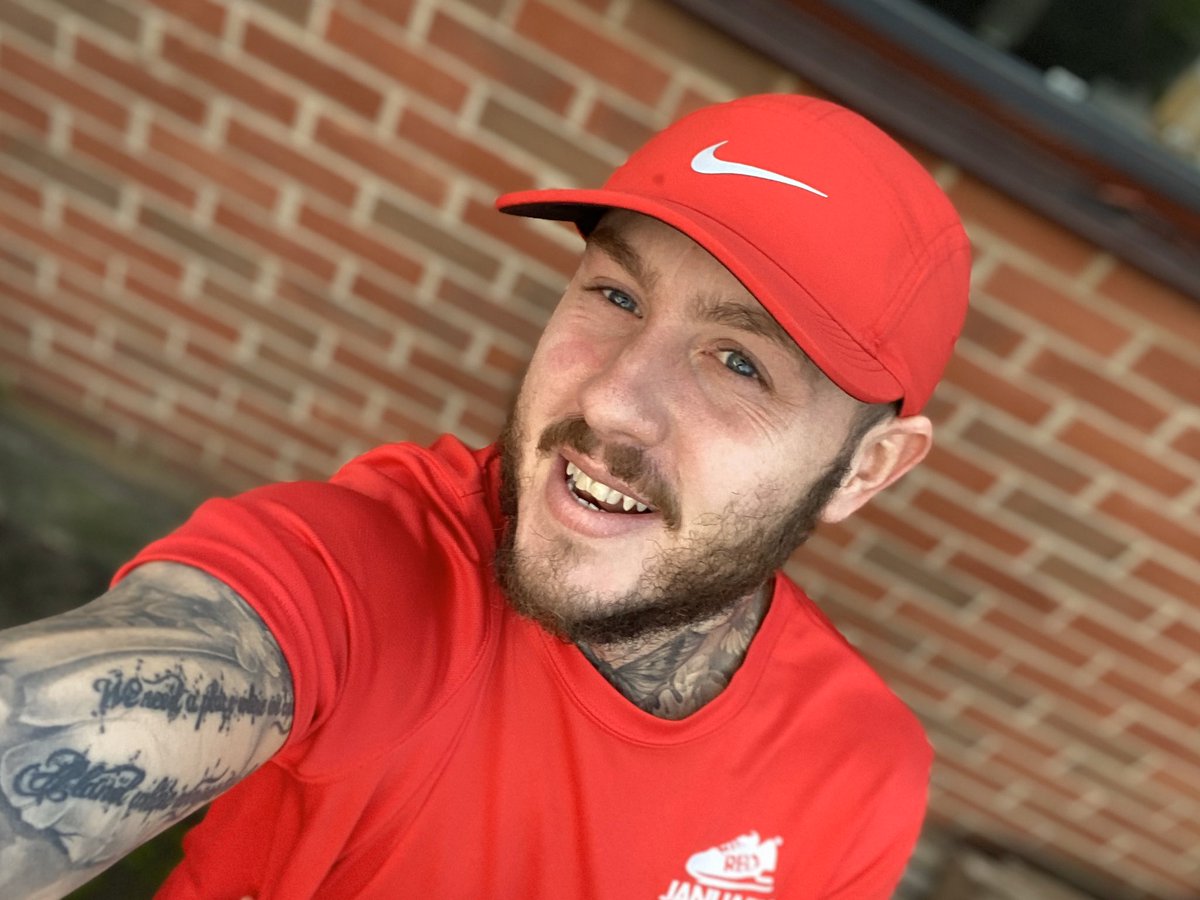 Run4YourMind's tweet photo. No better way to start the year than @redjanuaryuk! 🔴

I must admit; January for me is usually a real tough month. The Christmas high soon fades away, my thoughts creep in, anxiety heightens and OCD spirals! 

Maybe this year will be different....

#REDJanuary #run4yourmind 💚 https://t.co/woOmk8V6D9