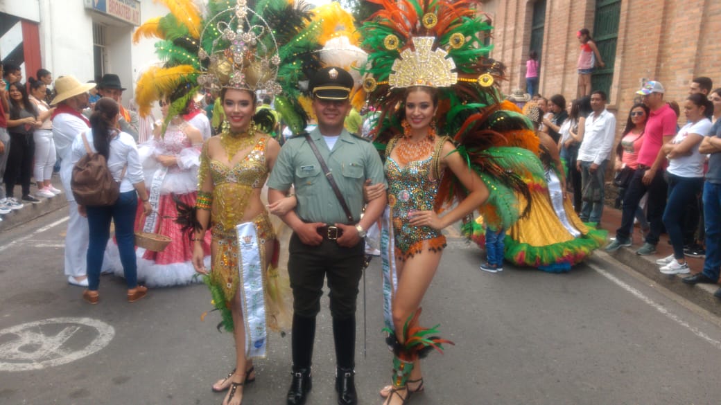 Participamos de los eventos importantes de la jurisdicción y brindamos un servicio cercano al ciudadano #CarnavalesSeguros #PolicíaParaLaGente.