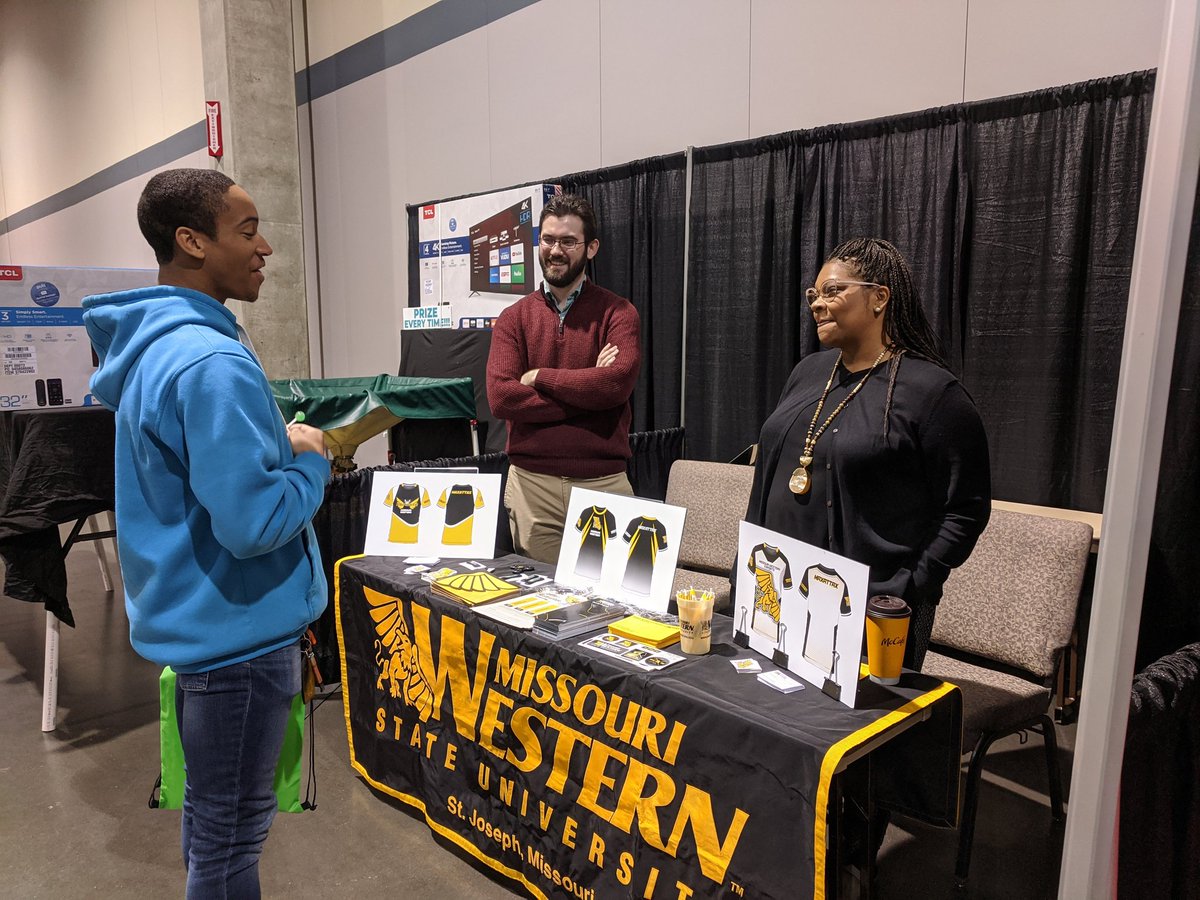 Sarah Cravens tweet media