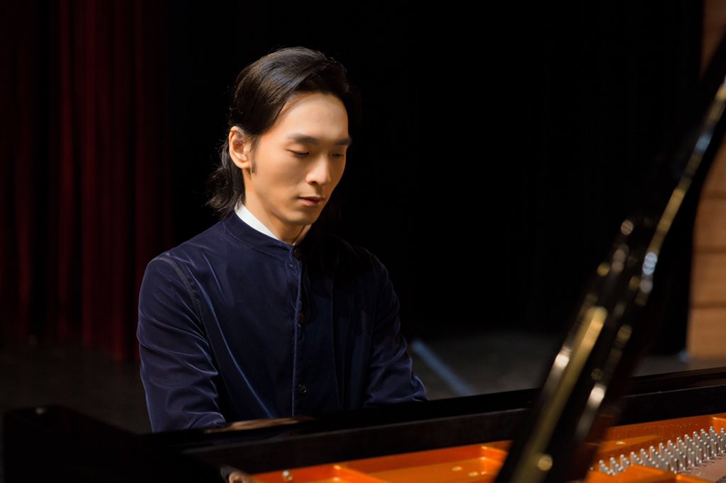 Muye_Wu's tweet photo. I had a great start into 2020 by overhearing someone say that there is no better start into the new year than attending a piano recital  in Chongqing. Now I arrived in Harbin at - 22 degrees and saw the advertisement for Sanya.  You can be there within 3h 😂@explorehainan https://t.co/QNckgmGlyR
