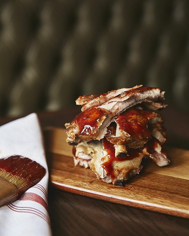 Our Jack Daniel's BBQ Ribs are the epitome of comfort food. Pair them with a Gaspar Lager and you've got yourself a perfect meal. 🤤🍺
-
Nos côtes levées au Jack Daniel's sont le plat réconfortant par excellence. Ajoutez une Gaspar Lager et vous avez l… ift.tt/2Fh0woe