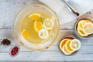 Sangria bianca d’inverno, con agrumi e spezie ift.tt/36nCZhw #posatespaiate #ricetta #cibo