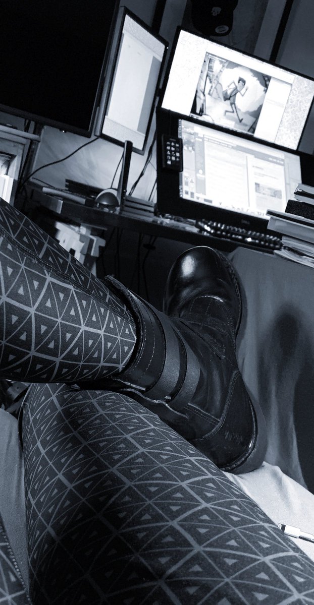 dustrial's tweet image. Usergen 1578107173
#tees #hat #compressionpants