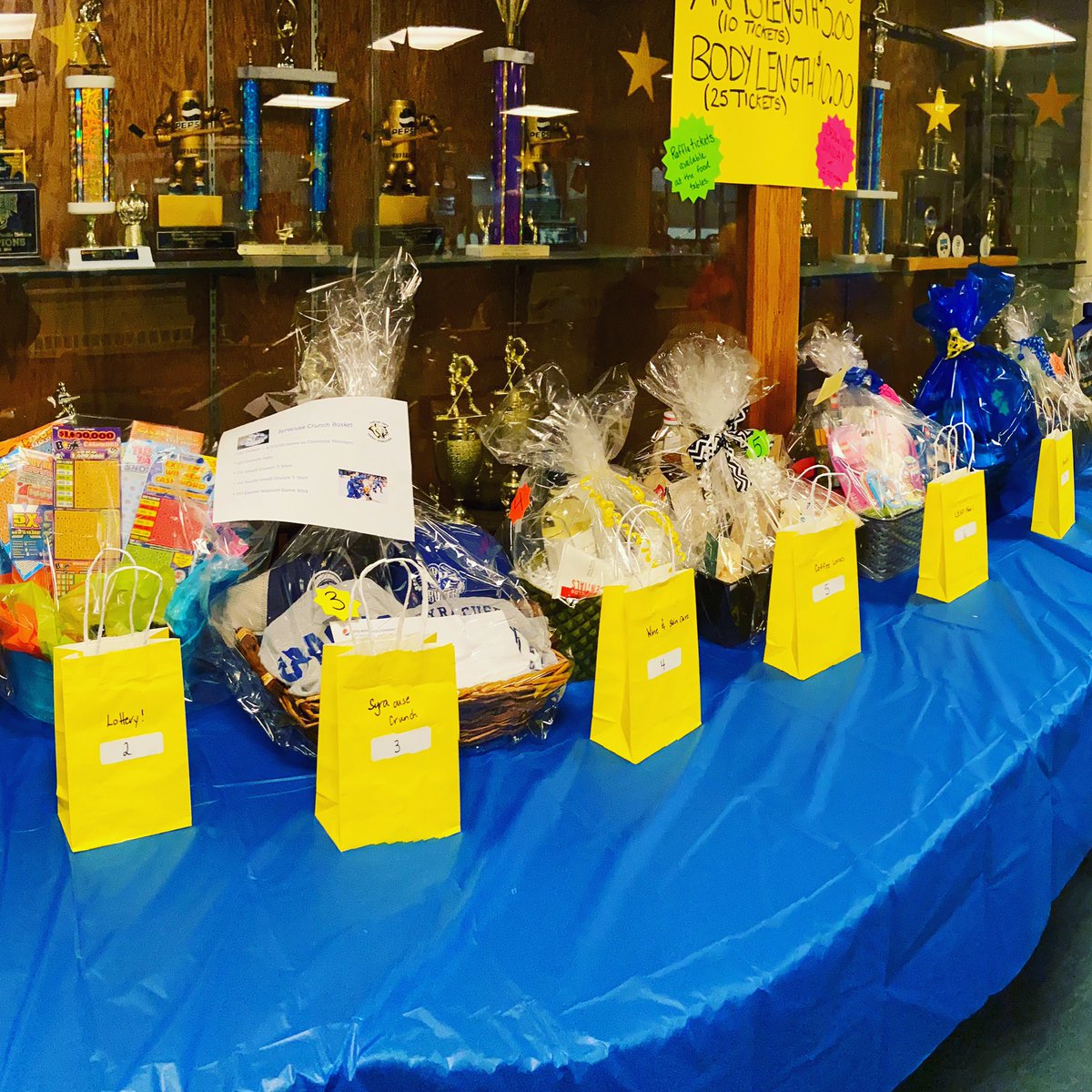 CyhaParent's tweet photo. Come down to Shove and pick up some raffle tickets to support the Mite Tournament. Awesome stuff 💙🏒#camilluscougars https://t.co/RiM1mEcpjM