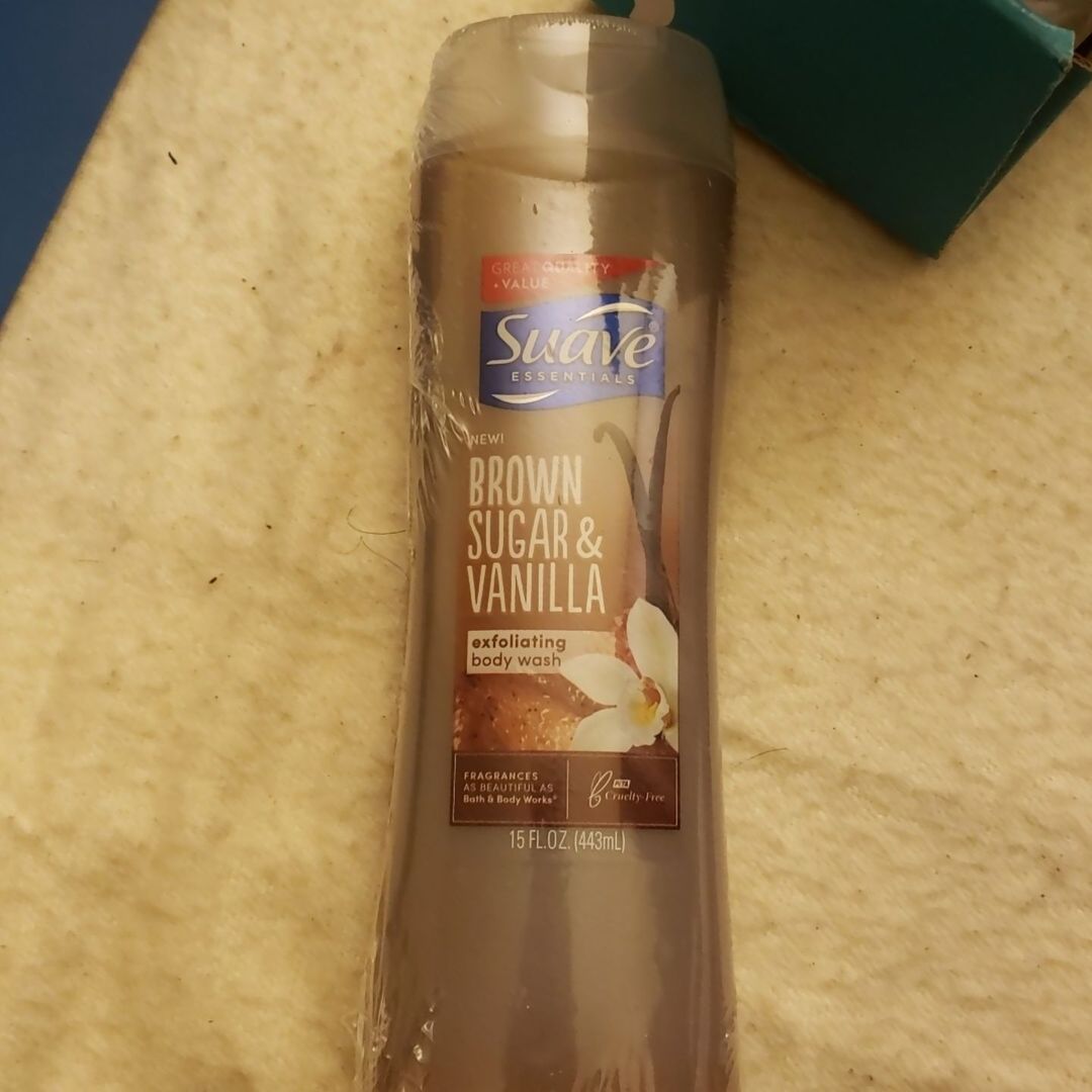 chicacasada43's tweet photo. I try it and I love it, I love the smell and I love how I feel my skin. https://t.co/BEiYMYprm1 https://t.co/1Tx4Dru9wc