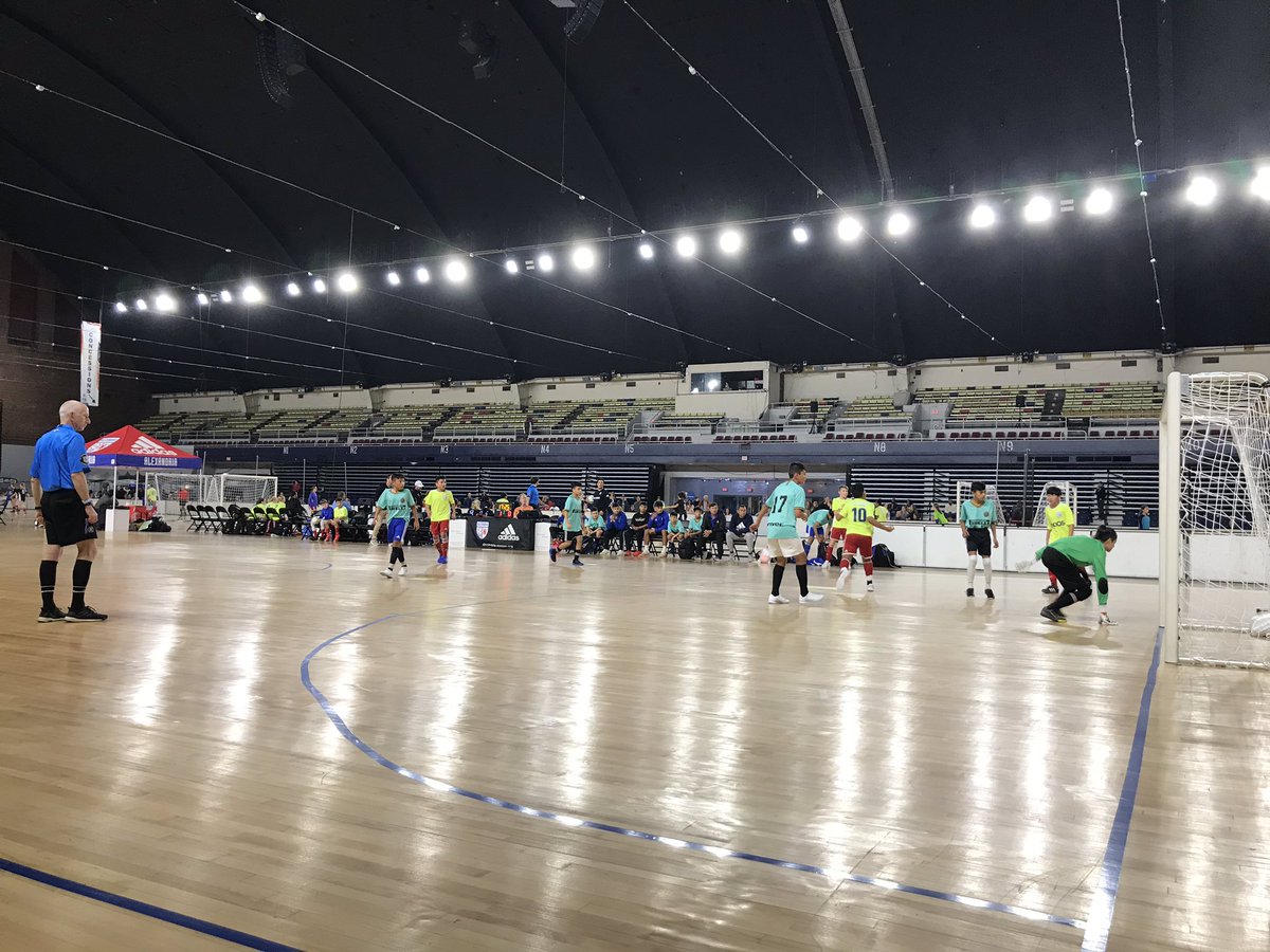 Size5Ball's tweet photo. Well done @AlexandriaSoc for hosting the #AmericasCupSeries #Futsal tournament at the #DCArmory this weekend. Impressive set-up. Good luck to all teams! #ASAFutsalCup2020 #ASA #DMV w/ @HSmithChaperon https://t.co/lJOdiJdOKq