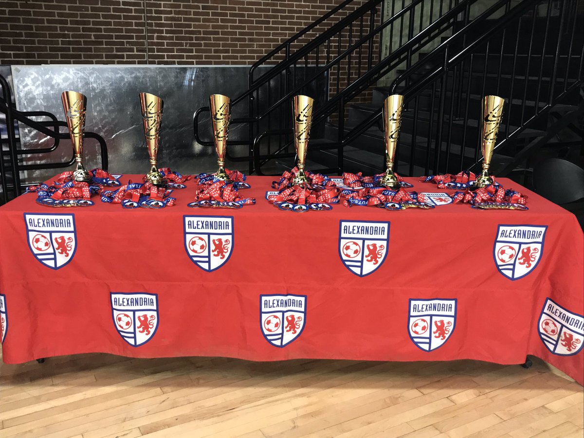 Size5Ball's tweet photo. Well done @AlexandriaSoc for hosting the #AmericasCupSeries #Futsal tournament at the #DCArmory this weekend. Impressive set-up. Good luck to all teams! #ASAFutsalCup2020 #ASA #DMV w/ @HSmithChaperon https://t.co/lJOdiJdOKq