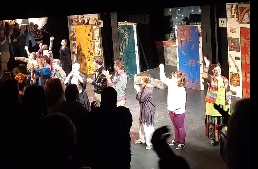 _KimberlyWaller's tweet photo. Waved goodbye to 2019 w/ a smile &amp; a whole lot of love. Grateful to everyone who poured their ♡ &amp; soul into the inaugural #FTLOtheater show!

Thank you, @Drewchild96 for your @BroadwayWorld review!

https://t.co/rUcYJRF9vq

#PuffsPlay #BadgerPride #ThirdOrNothing #JFinchApproved https://t.co/JsNh3DJEaN