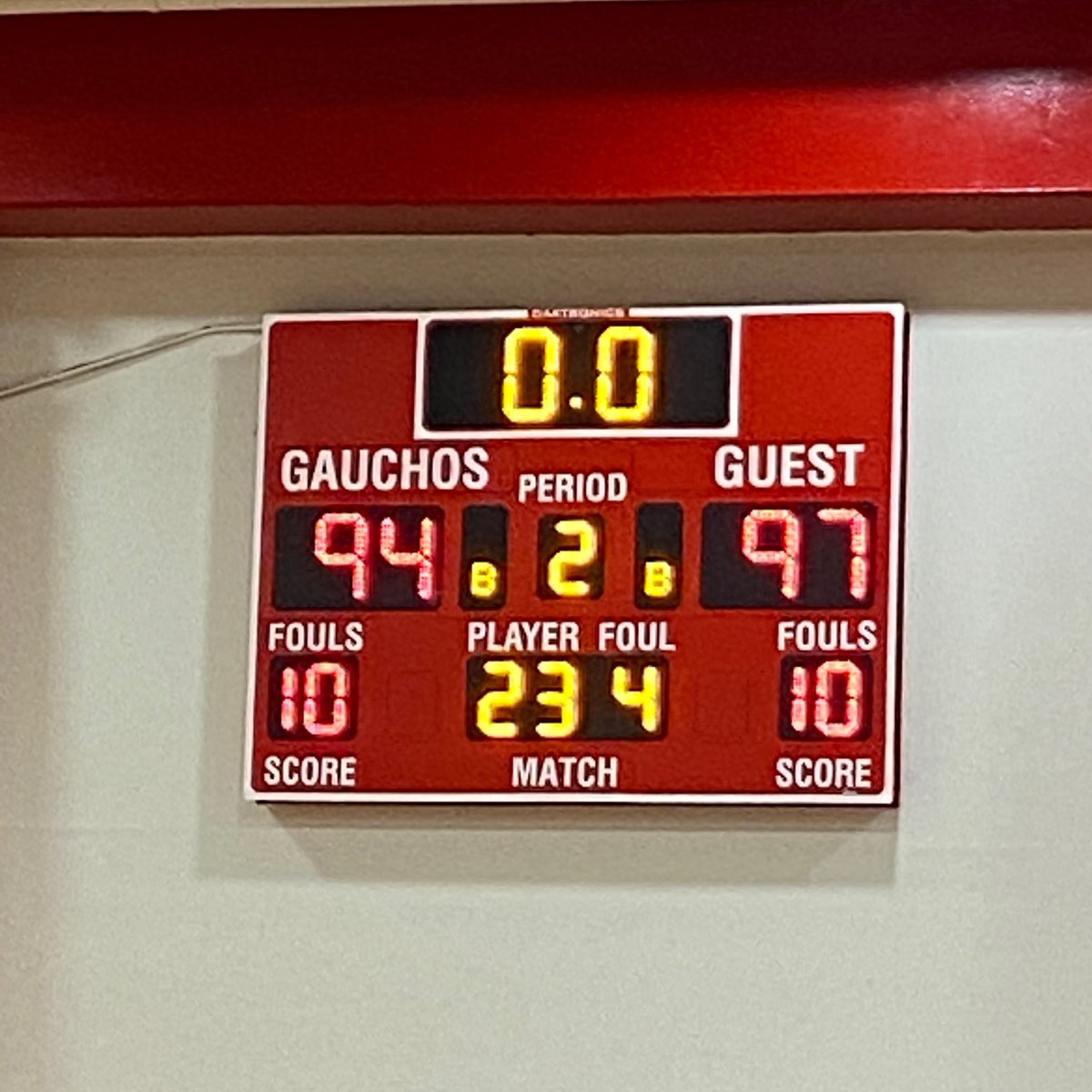 CoachBunker's tweet photo. Another solid win over a great Glendale team. Conference road wins are hard to come by and we will take them any way we can get them. Move to (14-1, 6-1) on the season. #GoChokes #SCCBasketball https://t.co/LVTFvI1Krk