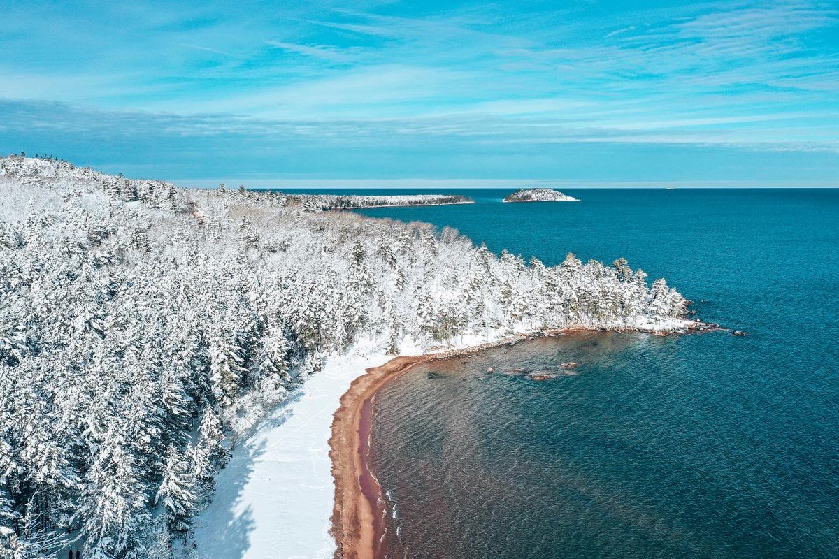 NorthernMichU's tweet photo. Marquette, you’re everything. 

📸: Heather Heuer https://t.co/WBbV6tshME