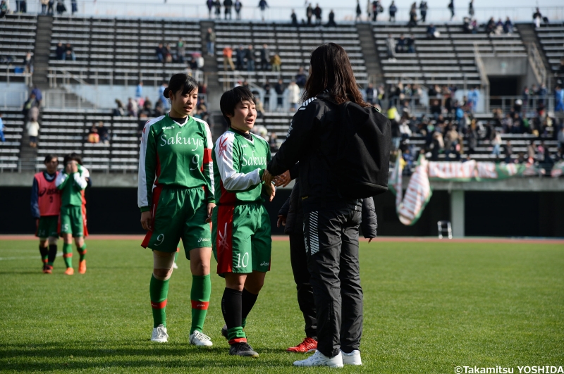 SoccerKingJP's tweet photo. 📝コラム📝
最後の選手権は初戦敗退…今後を見据える作陽10番・森田美紗希「世界で戦うには…」
https://t.co/0AFhY3jzy1

🗣️編集部より
「作陽高校は高校女子サッカー選手権1回戦で十文字高校と対戦し、0－3で敗戦。10番の森田美紗希が試合を振り返りました」 https://t.co/3q0SpW2K8g