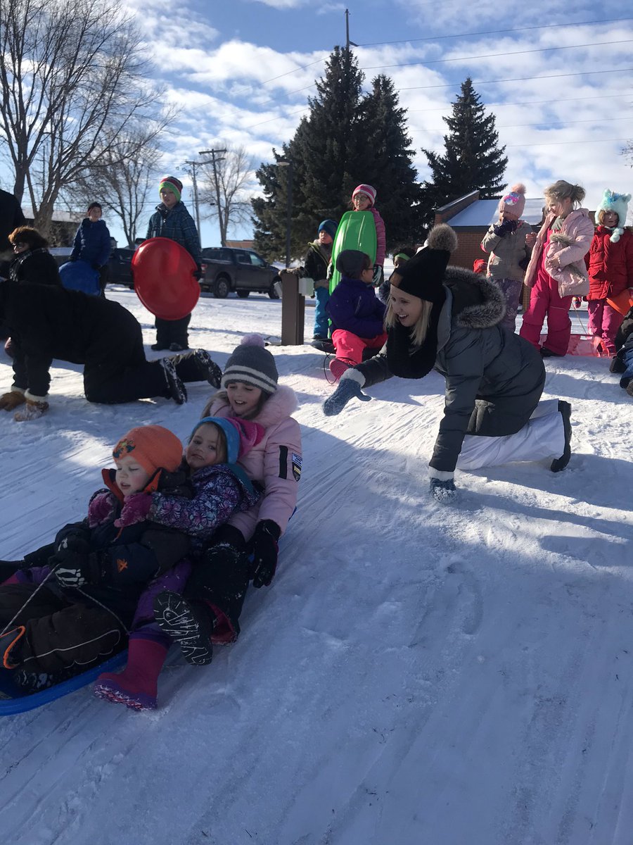 megangoetz3's tweet photo. Pioneer panthers took their paw celebration outside and celebrated positive behavior on sleds today!! Smiles all around and it was a toss up on who had more fun...the students or staff! #pbis #learnbps https://t.co/PZmKB6dzIk