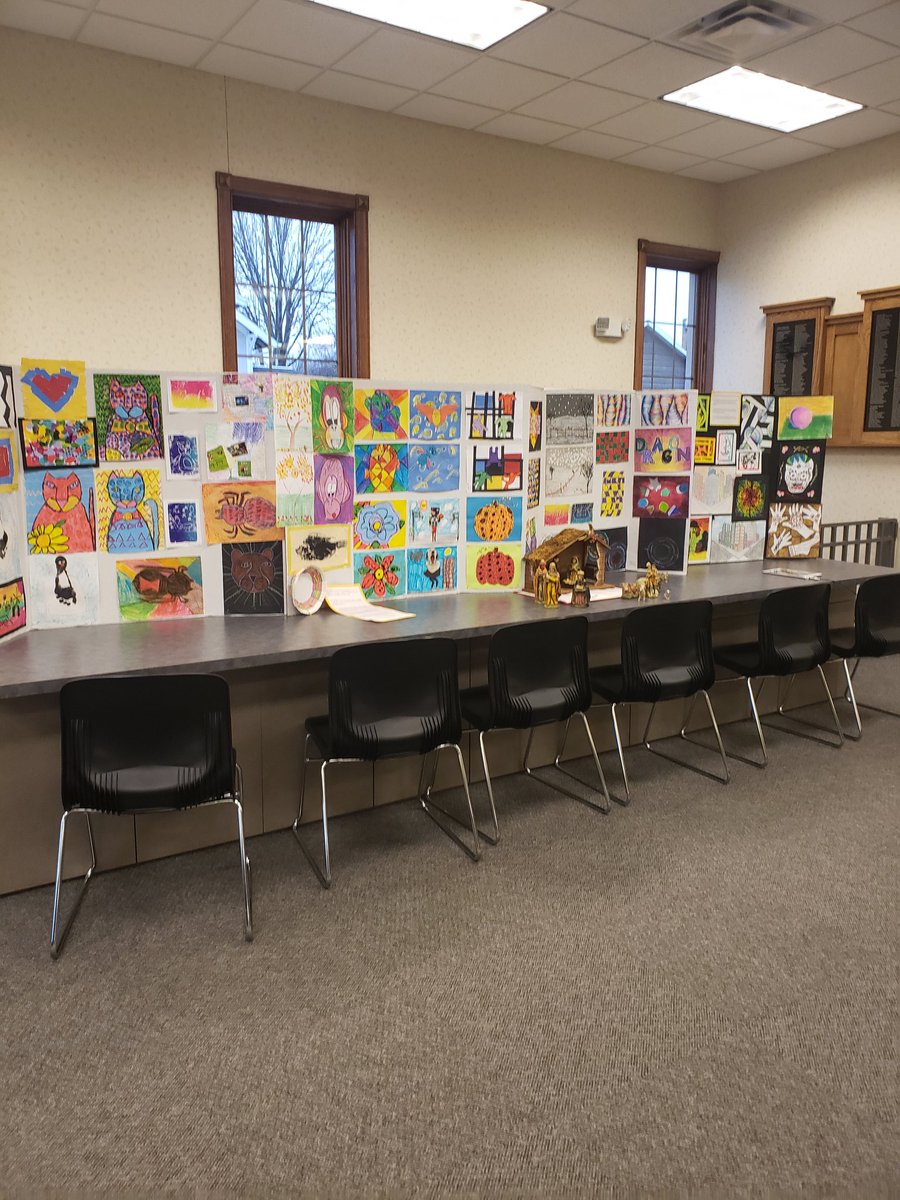 sharar_amy's tweet photo. Mini art show at Orange City public library now through the month of January. Kinder thru 5th grade projects (OCE) and 6 thru 8th grade projects are on display. #mocfv #mocfvcsd https://t.co/u9A8AgaqYZ
