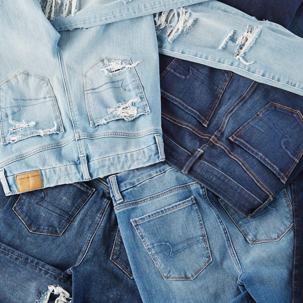 American Eagle on X: The perfect jean exists outside of your dreams! Get  the Dream Jeans:   / X