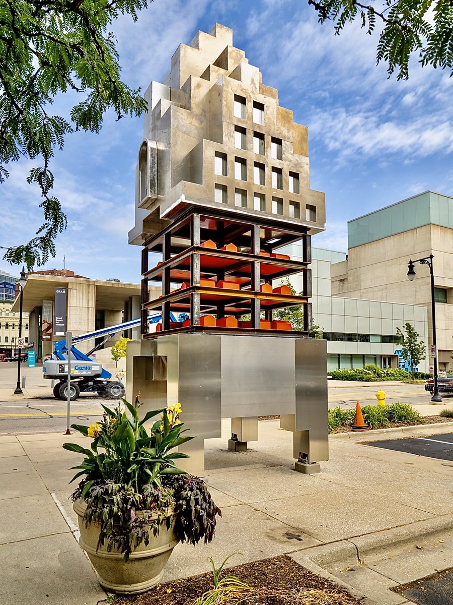 OJeyifous's tweet photo. I addressed similar issues in Grand Rapids, MI for my #Project1GR @ArtPrize installation which was actually even titled: The Boom and The Bust. https://t.co/EtvdVdMBNU