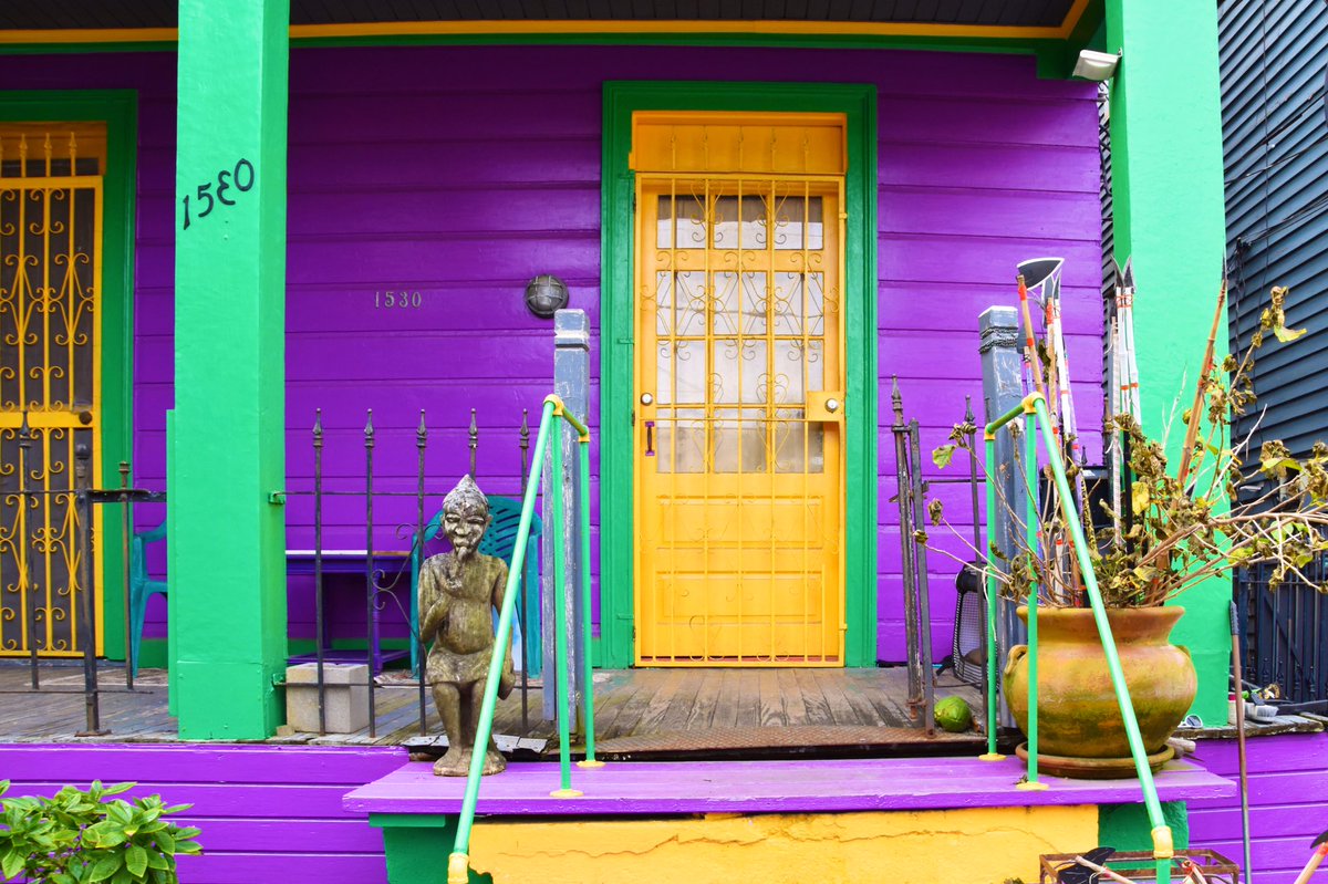 DavidMora's tweet image. It’s always #MardiGras on St. Mary Street. 💜💛💚 #NewOrleans #OnlyLouisiana