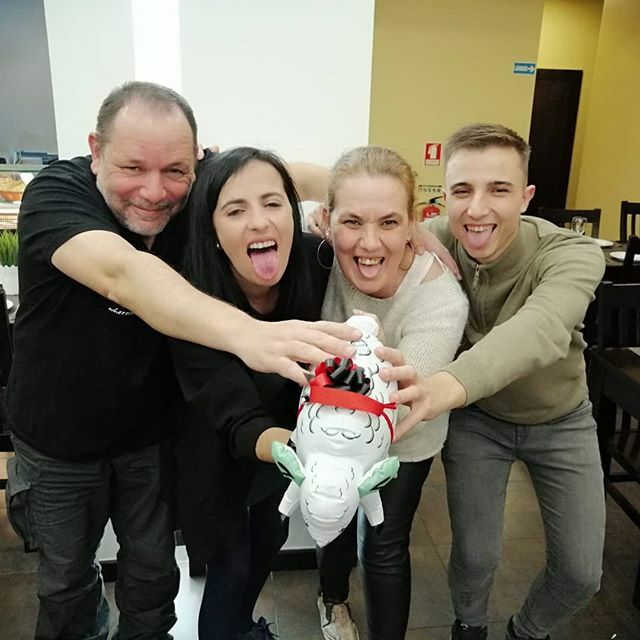 sandravalemkt's tweet photo. Meh 🐑

#nofilter #digitalmarketer #digitalmarketerslife #blackandwhite #birthday #letscelebrate #celebration #celebrationoflife  #celebrationoflifeday #celebrationoflife #friends #myworld #mybreak #mywordingreen #meh #mehmeh #mehmehmeh https://t.co/pTw3cVkPoA https://t.co/bhxCba2zfm