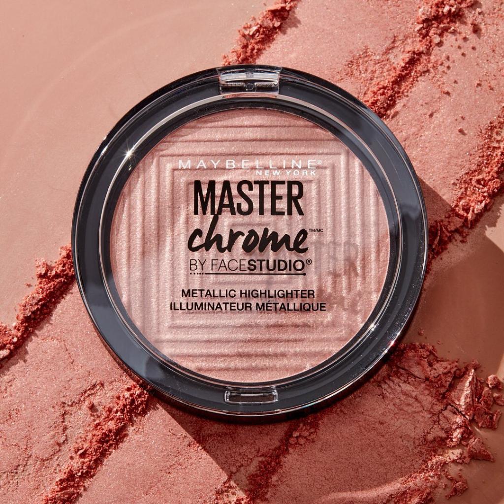 Maybelline's tweet photo. What's your favorite master chrome shade? We’re shining all weekend with this #masterchrome highlighter in ‘molten peach’! Have you tried it? ✨ https://t.co/cVzyTKrC5s https://t.co/FCLb9Zy0Qy