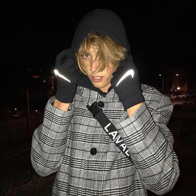lavalbrand's tweet photo. The Utility Bag - Restocked https://t.co/SddYPCbPWg https://t.co/UVoB931gE9