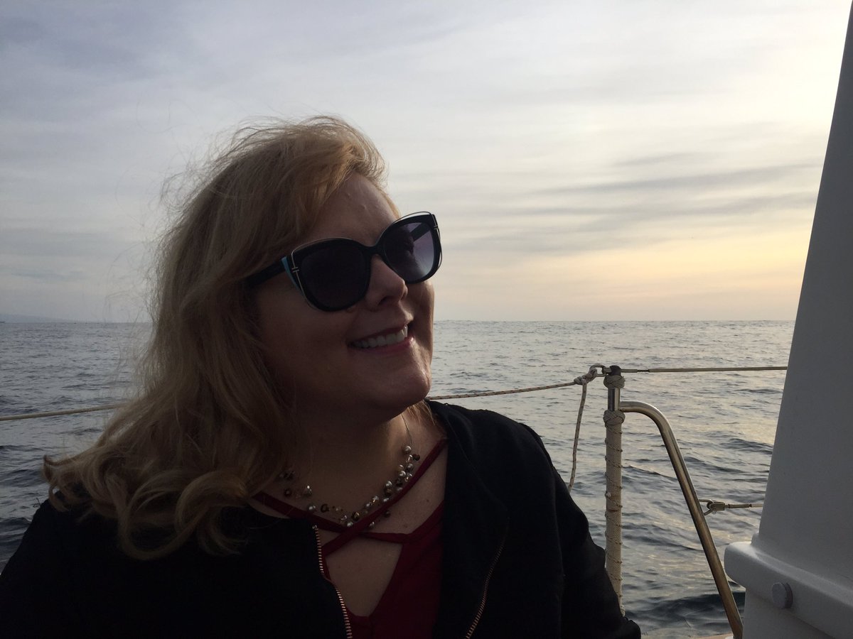 PainvsGuilt's tweet image. ☀️⛵️ Beautiful sailing journey with @AkashaGarnier #author of #DavantiThriller off the coast of #MarinaDelRey Thank you so much! 😊🌹 #Alist #grateful