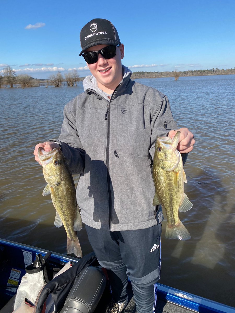 ShayneChef's tweet image. Catching fish this weekend on Sam Rayburn with a fishing pro and Sam. Great Christmas present from my parents!