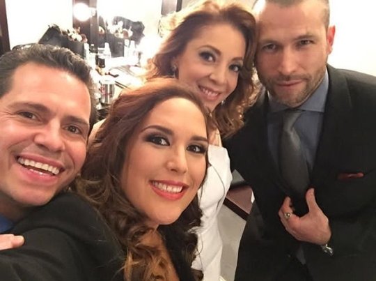 Belotto31's tweet photo. Recuerdos Memorables @EdithGonzalezMx @angelicavale #ElSeñorDeLosCielos #PremiosTuMundo2016
@EdithQuotes @Valefans https://t.co/7Ua1o4boND