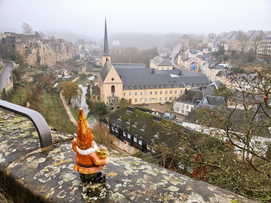 GnomeRuss's tweet photo. The panoramic view of #ChemindelaCorniche #Luxembourg @luxembourginfo https://t.co/AlliNawcsp