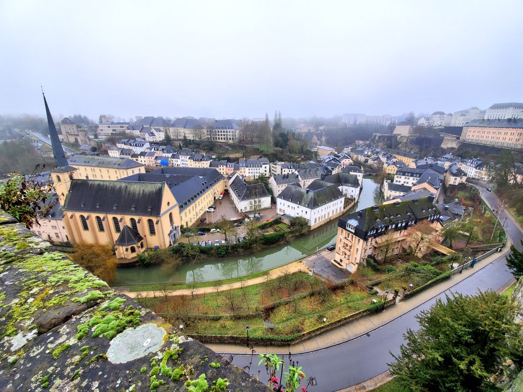 GnomeRuss's tweet photo. The panoramic view of #ChemindelaCorniche #Luxembourg @luxembourginfo https://t.co/AlliNawcsp