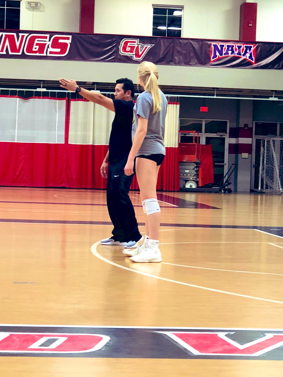 RoyceDexter's tweet photo. @DexterAlysen spending her Friday night getting in passing reps 🏐 with Donan Cruz #alwaysballing #workinghard #volleyballlife https://t.co/ylrYJcN619