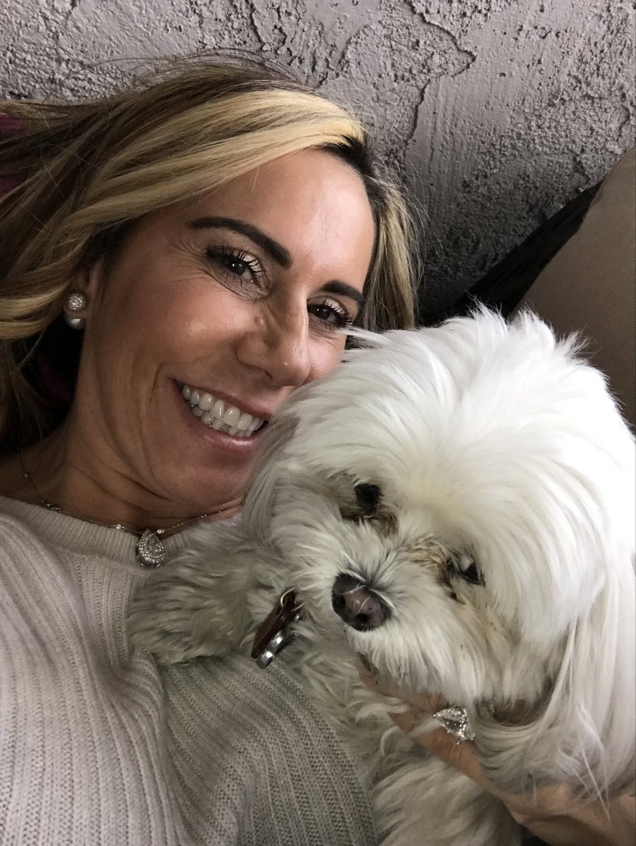 ValerieThompson's tweet photo. My first dog Reckon passed away today 3 years ago. I miss him so much...! #RIPRECKON #IReckonSo #3yearsago #mylove #Reckon https://t.co/4lvyGmxUiH