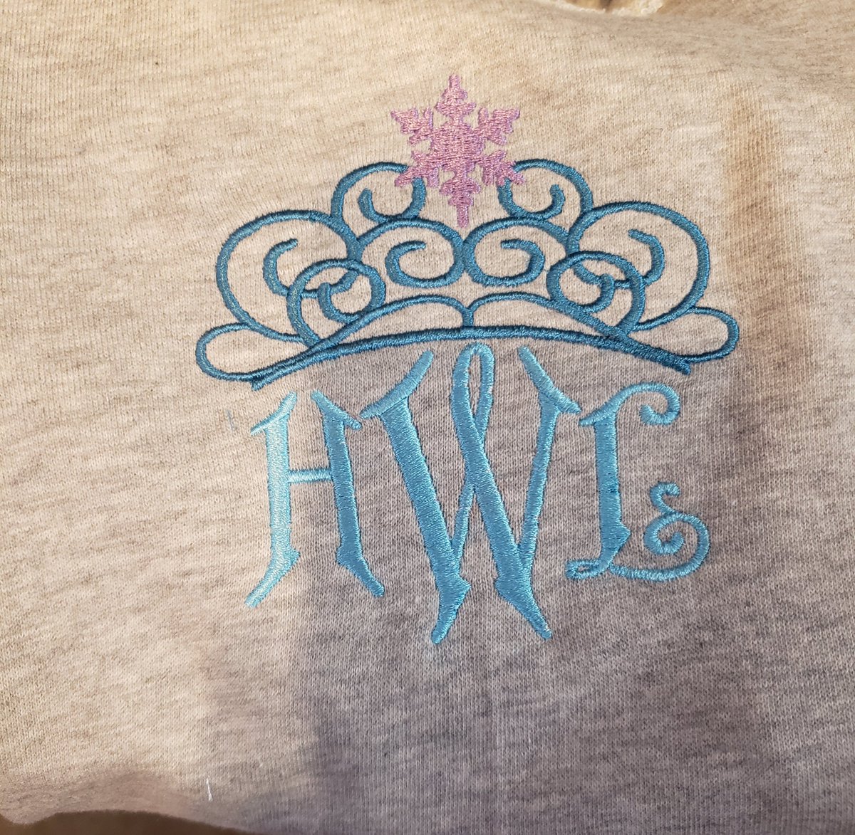 JanetMelancon's tweet image. When you have a granny that likes to slap a monogram on everything, you never have to wear plain clothes! 
#sabd #monogrameverything #grannysheart #SmallBusiness #homemade