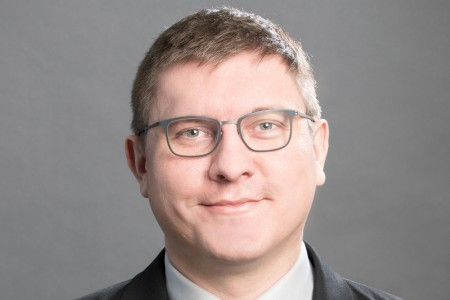 CleanEnergyFC's tweet photo. A new policy memo has been completed as part of @YaleCBEY's online Financing and Deploying Clean Energy certificate program. The memo focuses on establishing a national #energy benchmarking standard for commercial buildings. Great work Joe Indvik! 

https://t.co/reCMTvxXCH https://t.co/WvdON3FdqP