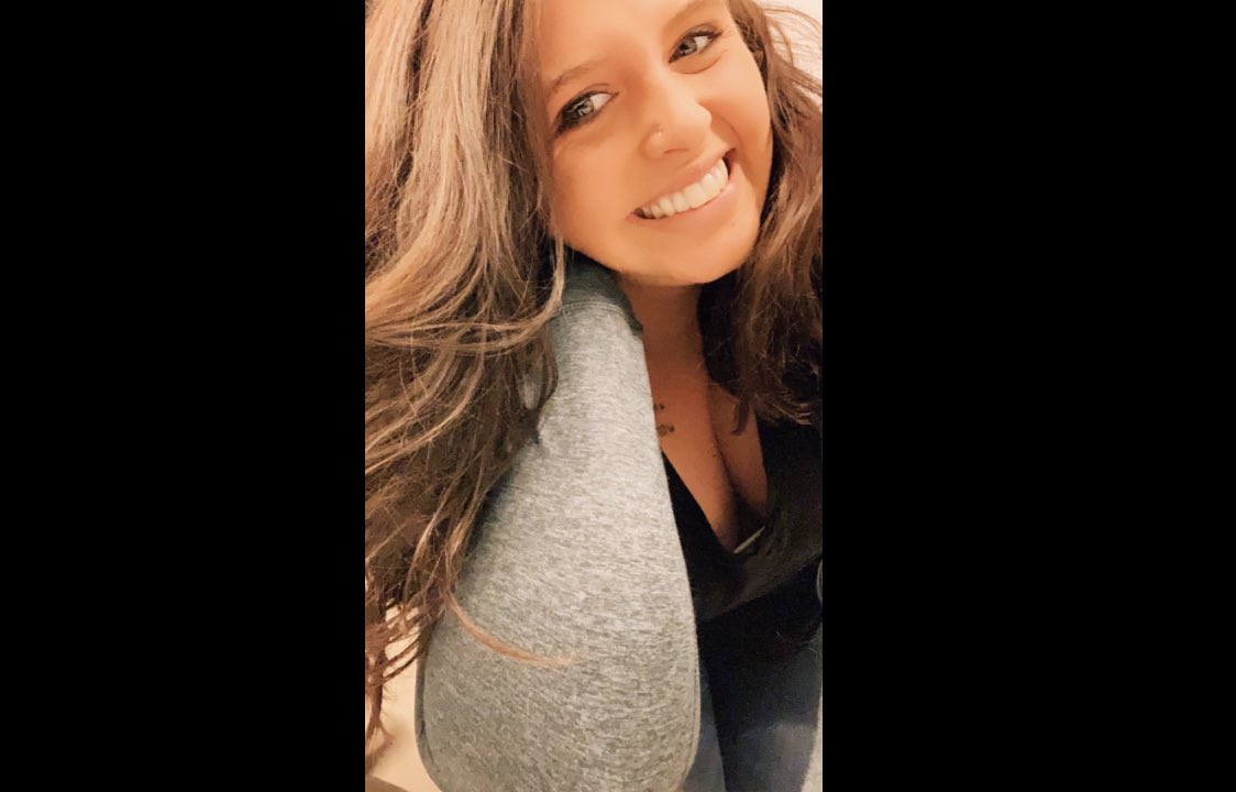 AshleyDavidson4's tweet photo. New Years resolution:
Love myself and be more confident. Stop worrying about what other people think. Be happy 🙃 leggoooo https://t.co/qlsxL6CAxF