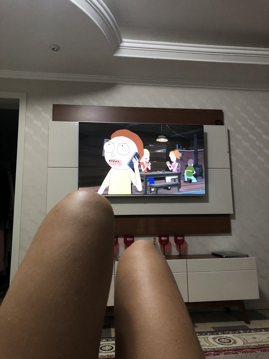 brnlzz's tweet photo. Finalmente em casa, meu deusss q delicia https://t.co/flyTxV7ZXf