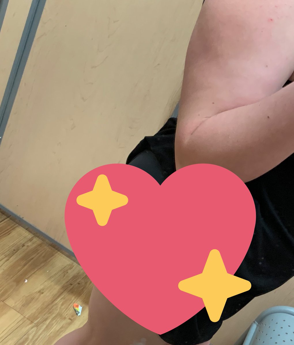 ox_pretty's tweet photo. Fun in the fitting room 😍 https://t.co/1PkkGoW879