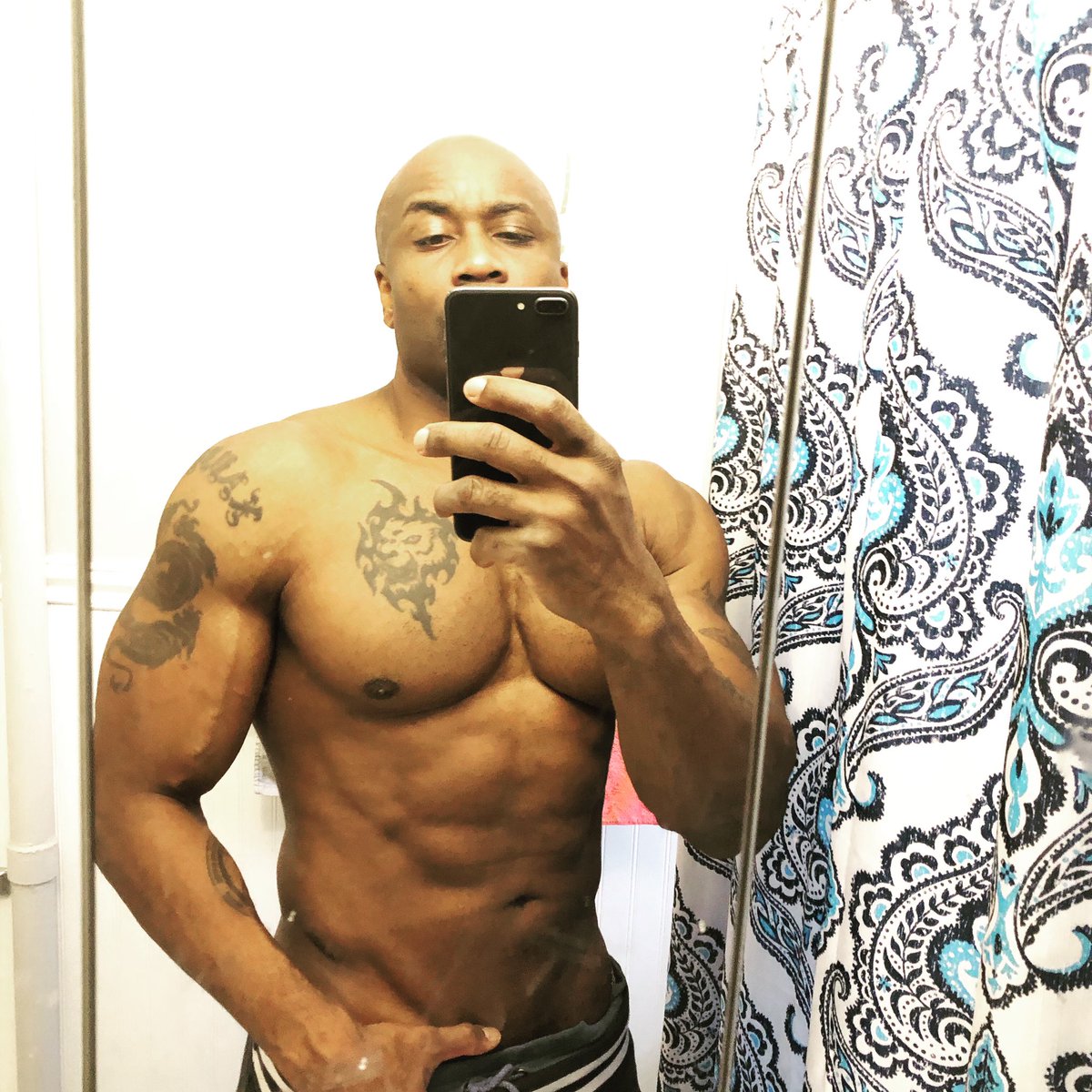 Darrell_UFA's tweet photo. Stepping up the fitness game in 2020! U with me! #fitness #FitnessMotivation #muscle https://t.co/8kucwNWIwP