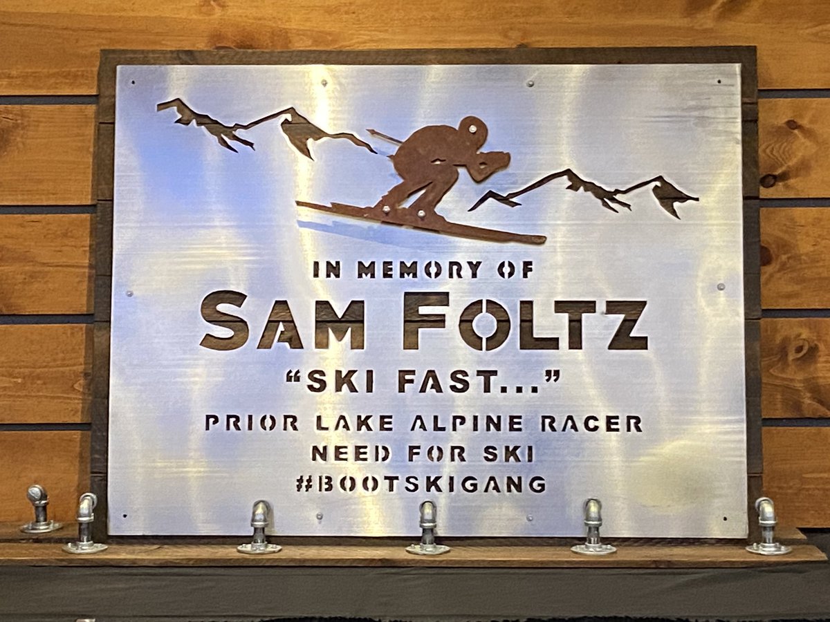 PLLakers's tweet photo. Moved by all the love and support in memory of Sam tonight. #SkiForSam #PL4L https://t.co/KpY2YZ8Rmb