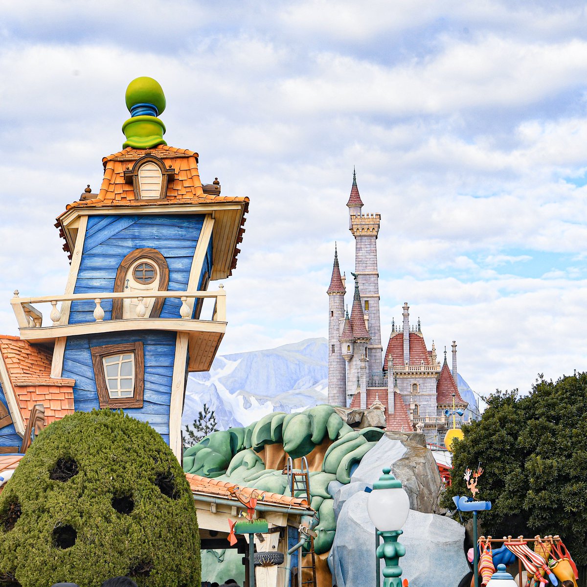MezzoMikiD's tweet photo. 本日の東京ディズニーランド
新エリアの工事が着々と進んでいます☆
https://t.co/6tEyanANLs https://t.co/9LBEWSlGku