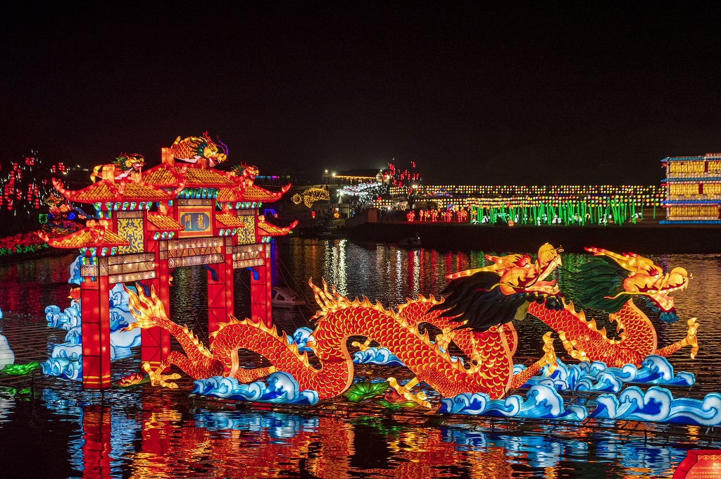 クリスタル Sur Twitter 千葉の東京ドイツ村で 中華ランタンのクリスマスプレゼントを正月に撮る 写真が無くて知らない人からみたら何書いてるの の状況だな 千葉県 ドイツ村 イルミネーション クリスマスプレゼント 正月