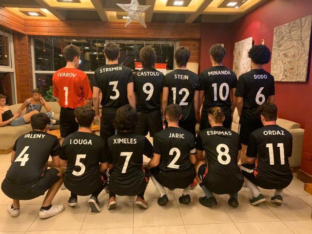 TyCSports's tweet photo. El disfraz perfecto para un grupo de amigos no exis...

📸CarusoManias https://t.co/JmE9debFXn
