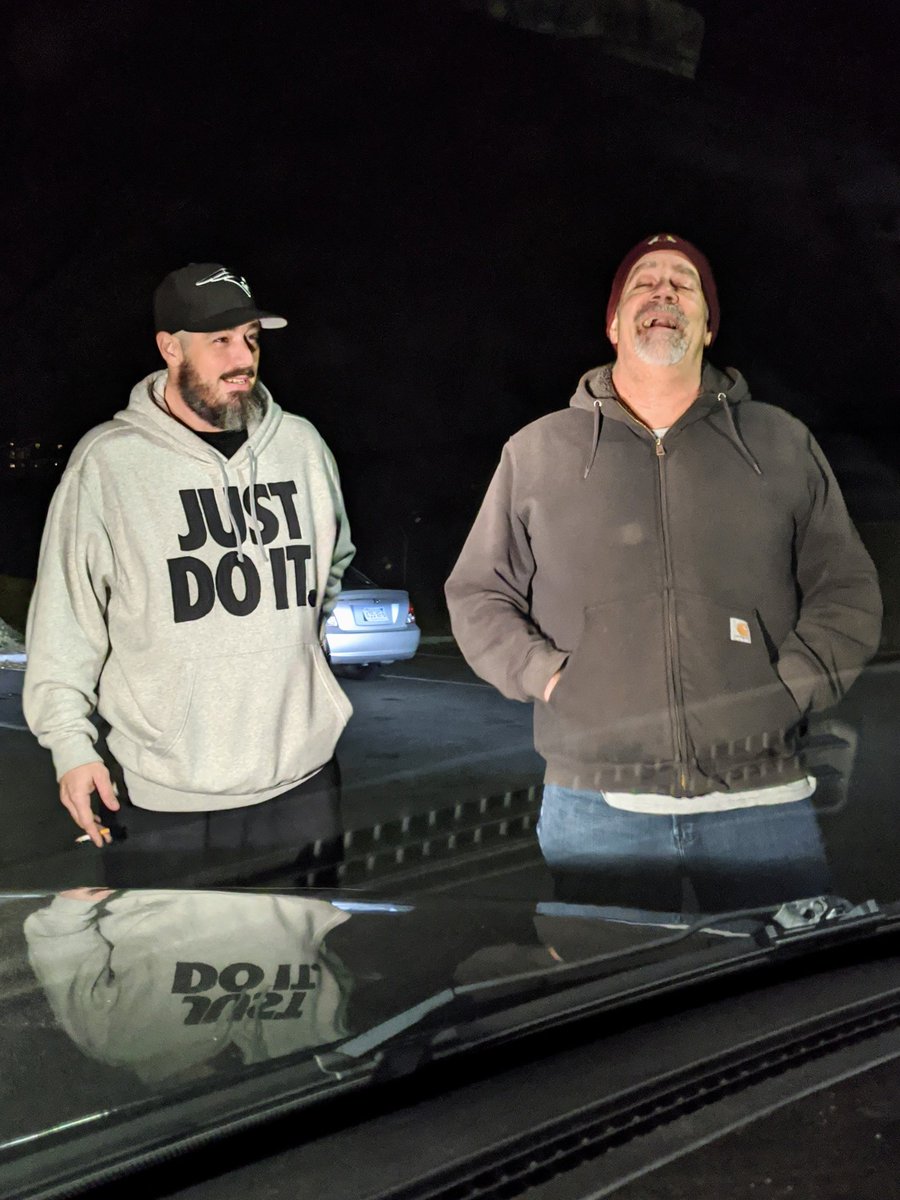 tonyfoti's tweet photo. I lit them with the cop car's spotlight... https://t.co/7mIYNtclrT