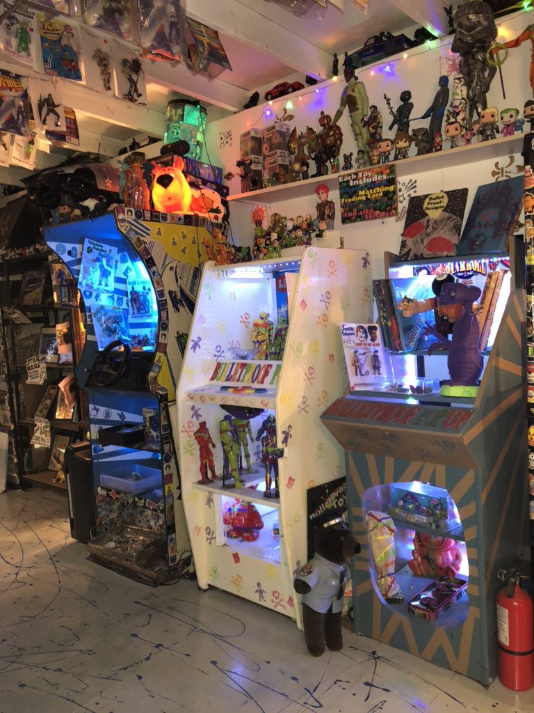 ElHaberdashery's tweet photo. Small glimpses of our swap meet store @TanqueVerdeSwap Brining Tucsonโs 4th Ave to the Swap๐ฅ@VaynerMedia @TeamGaryVee @garyvee @VaynerMedia @TucsonStar @KVOA @cityoftucson @whatsuptucson #followMeGaryvee #swapmeet #Local #design #fun #uniqueshopping @TheEllenShow https://t.co/IMRSPc0wFZ